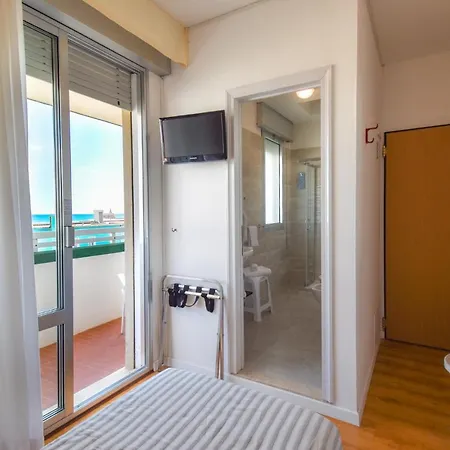 Otel Janeiro 3*