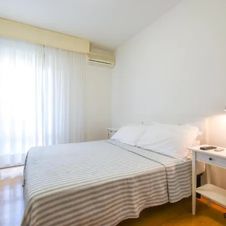 Janeiro Otel 3*
