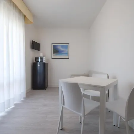 Hotel Janeiro 3*